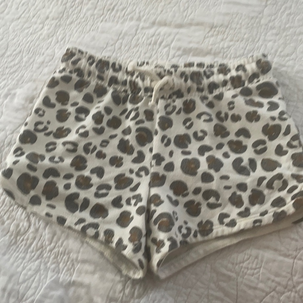Girl shorts size 6/6x (small) used